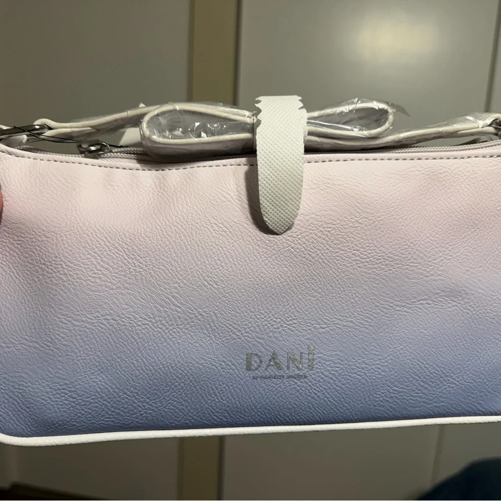 Danielle Nicole Disney X DANI By Ariel Ombre Shoulder Bag - Picture 3 of 8